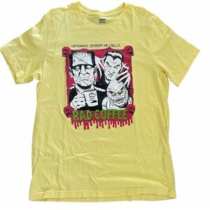 RAD COFFEE YellowUniversal Monsters Themed Halloween Shirt-Men’s Size XL
